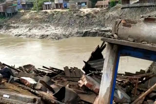 খাল সংস্কারের জেরে দাসপুরে ভেঙে পড়ল 61টি দোকান