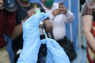 students get corona vaccine in mumbai