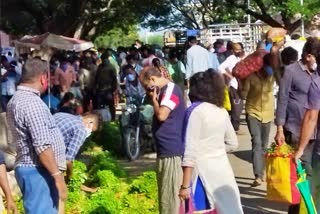 Heavy crowd in Mandya APMC Market