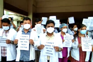 doctors-and-medical-workers-protest-in-bmch