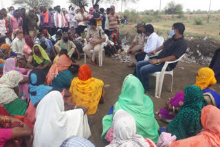 Women protested demanding removal of liquor shop