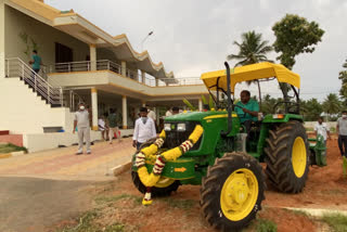 Former CM HD Kumaraswamy becomes farmer