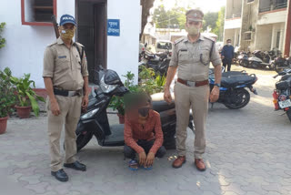 2 scooty thieves arrested