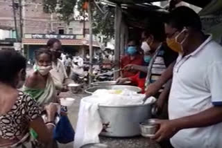 bankura-bharat-sebashram-distribut-food-to-poor-people-in-covid-lock-down-situation