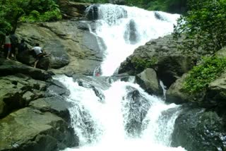 Youth died in waterfall