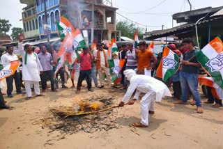 congress workers burnt effigy of prime minister