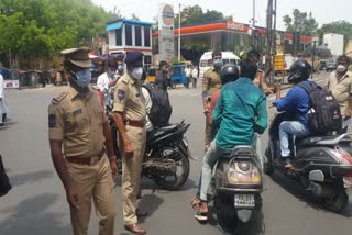 Hyderabad lockdown, vehicle checking in goshamahal 