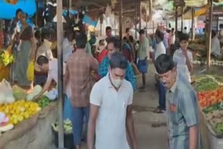  heavy rush at groceries shop, rush at vegetable market in manthani 