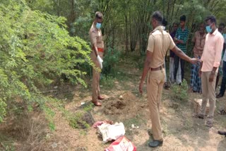 Child corpse recovery in Alankudi