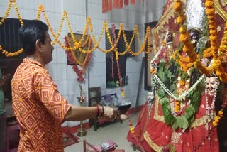 crowd of devotees in maa kali temple due to covid-19