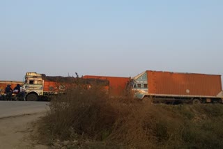 people faces many problems due to trucks loaded with sand