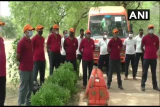 Cyclone Tauktae: 24 NDRF teams deployed in Gujarat ടൗട്ടെ ചുഴലിക്കാറ്റ് Cyclone Tauktae Cyclone Tauktae in Gujarat 24 NDRF teams deployed in Gujarat ഗുജറാത്തിൽ എൻ‌ഡി‌ആർ‌എഫിന്‍റെ 24 ടീമുകളെ വിന്യസിക്കും ടൗട്ടെ ചുഴലിക്കാറ്റ് ഗുജറാത്തിൽ