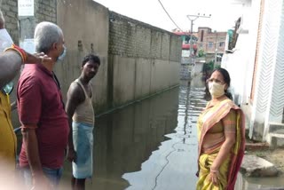 mayor in inspection flood affected area