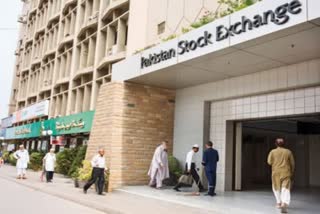 Pak stocks crash after sudden interest rate hike to highest since 1999