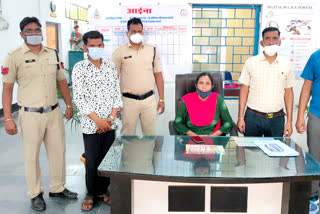 Murder absconding accused arrested in Gariaband