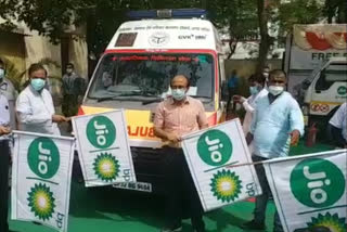 Reliance provide free fuel Covid Ambulance in Noida