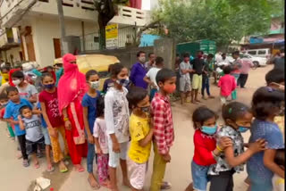 congress food distribution Children rk Puram delhi