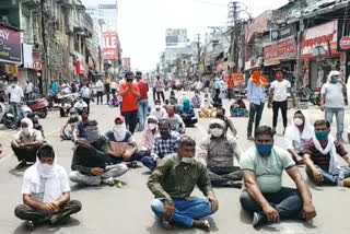 hawkers-agitations-for-banning-shops-in-sitabuldi-market-in-nagpur