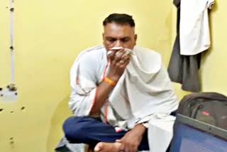 chaukee prabhaaree taking bribe of 20 thousand rupees  acb in rajasthan  acb  पचगांव पुलिस चौकी प्रभारी  Pachgaon Police chaukee prabhaaree  crime in dholpur  dholpur latest news  चौकी प्रभारी 20 हजार रुपए रिश्वत लेते हुए गिरफ्तार  चौकी प्रभारी गिरफ्तार