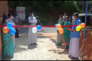 ശല്യാംപാറ ചാപ്പല്‍പടി റോഡ് തുറന്നു  Road opened in shalyampaara chappalpadi  മൂന്നര ലക്ഷം രൂപ ചെലവഴിച്ചാണ് വെള്ളത്തൂവല്‍ ഗ്രാമപഞ്ചായത്തിലെ പന്ത്രണ്ടാം വാര്‍ഡില്‍ ഉള്‍പ്പെട്ട ശല്യാംപാറ ചാപ്പല്‍പടി മുതിരപ്പുഴ റോഡ് നിര്‍മ്മിച്ചത്.  വെള്ളത്തൂവല്‍ ഗ്രാമപഞ്ചായത്തിലെ പന്ത്രണ്ടാം വാര്‍ഡില്‍ ഉള്‍പ്പെട്ട ശല്യാംപാറ ചാപ്പല്‍പടി മുതിരപ്പുഴ റോഡ്  Shalyampara Chappalpady Muthirapuzha Road in the 12th Ward of Vellathooval Grama Panchayat  12th Ward of Vellathooval Grama Panchayat