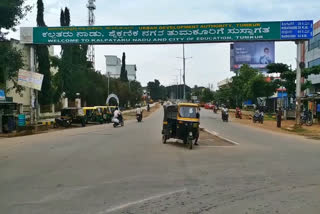 Minorities are hesitant, Minorities are hesitant to get the vaccine, Minorities are hesitant to get the vaccine in Tumkur, Tumkur news, ವ್ಯಾಕ್ಸಿನ್ ಪಡೆಯಲು ಹಿಂದೇಟು ಹಾಕುತ್ತಿರುವ ಅಲ್ಪಸಂಖ್ಯಾತರು, ತುಮಕೂರಿನಲ್ಲಿ ವ್ಯಾಕ್ಸಿನ್ ಪಡೆಯಲು ಹಿಂದೇಟು ಹಾಕುತ್ತಿರುವ ಅಲ್ಪಸಂಖ್ಯಾತರು, ತುಮಕೂರು ಸುದ್ದಿ,