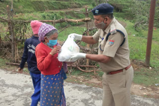 police distributed ration