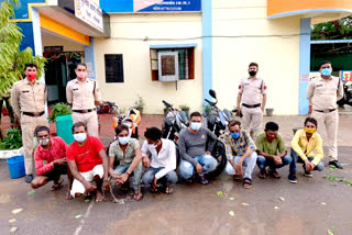 Rajim police arrested 8 gamblers