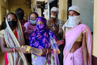 Women reached DEO office with petrol and acid in Balod