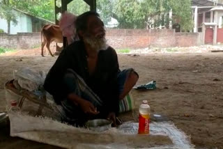 a journalist rescue a old man in moirabari