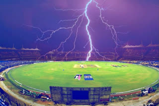 thunderstorm hit, thunderstorm hit to cricket ground, thunderstorm hit to cricket ground in Chittoor, Chittoor news, ಕ್ರಿಕೆಟ್​ ಮೈದಾನಕ್ಕೆ ಬಡಿದ ಸಿಡಿಲು, ಚಿತ್ತೂರಿನಲ್ಲಿ ಕ್ರಿಕೆಟ್​ ಮೈದಾನಕ್ಕೆ ಬಡಿದ ಸಿಡಿಲು, ಚಿತ್ತೂರು ಸುದ್ದಿ, ಚಿತ್ತೂರು ಮಳೆ ಸುದ್ದಿ,