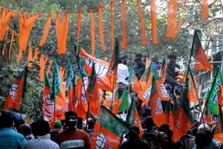 'भाजपा कार्यकर्ताओं को चाय तक न दें' लिखे TMC के पोस्टरों से बढ़ी हलचल