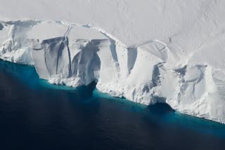 Arctic sea, sea ice thinning