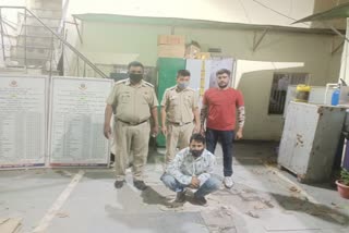 kotla mubarakpur police arrested bookie