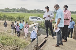 தூர்வாரும் பணியை பார்வையிட்ட ஐஏஎஸ் கிர்லோஷ்குமார்