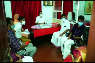 Vaccination: KT Jalil MLA presided over the meeting  Vaccination: KT Jalil MLA presided over the meeting at Thavanur  വാക്‌സിനേഷന്‍  തവനൂരില്‍ കെ.ടി ജലീല്‍ എം.എൽ.എയുടെ അധ്യക്ഷതയിൽ യോഗം ചേര്‍ന്നു  കെ.ടി ജലീല്‍ എം.എൽ.എയുടെ അധ്യക്ഷതയിൽ യോഗം ചേര്‍ന്നു  സമ്പൂർണ വാക്‌സിനേഷന്‍ ക്യാമ്പയിൻ ആരംഭിക്കുന്നതിനുള്ള കർമ്മപദ്ധതി  Action Plan for Launching Complete Vaccination Campaign