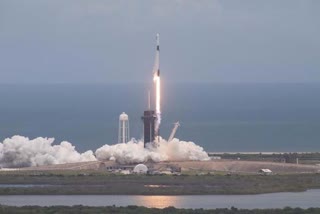 nasa space x cargo ship launch