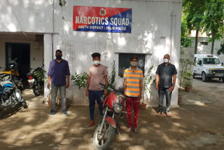 South Delhi Narcotics Squad team arrested two accused in illegal liquor smuggling case