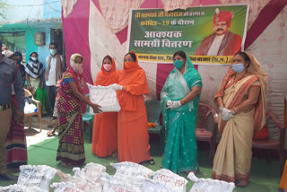 Manav Utthan Sewa Samiti distributed ration to the needy in bhatapara