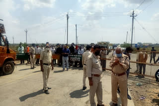 farmers blocked the road