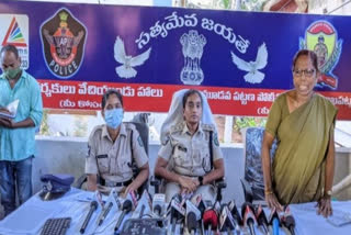 Two booked in Visakhapatnam for abusing police personnel