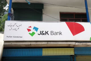 JK_GBL_People_of_Kullan_Ganderbal_are_angry_with_the_Jammu_and_Kashmir_Bank_officials_Said_jokes_were_made_with_thousands_of_people_avb_JKC10033