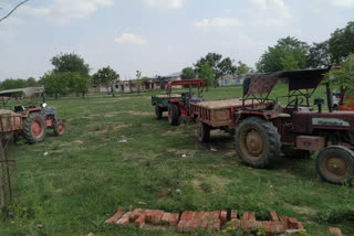 3 tractors loaded with illegal sand seized in palamu