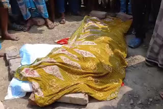 a lady died in a road accident in raiganj north dinajpur