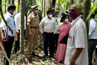 चक्रीवादळग्रस्त भागाची पाहणी