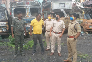 Illegal coal laden truck and pickup van seized in ramgarh