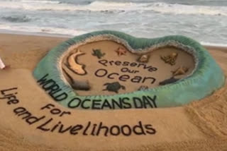 World Ocean Day: Sudarshan Pattnaik lights up Odisha's Puri beach