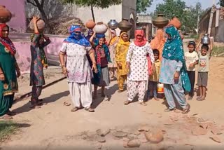 drinking water crisis in Charkhi Dadri,women expressed their anger