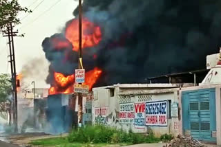 fire outburst at a chemical factory in noida