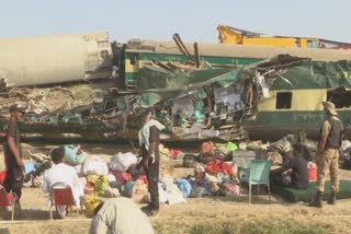 train collision in Pakistan