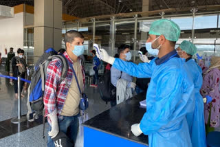 Centre issues vaccination SOPs for people flying abroad